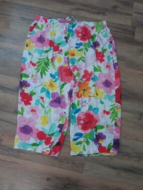 Jams World White Floral Capris with Multicolor Print